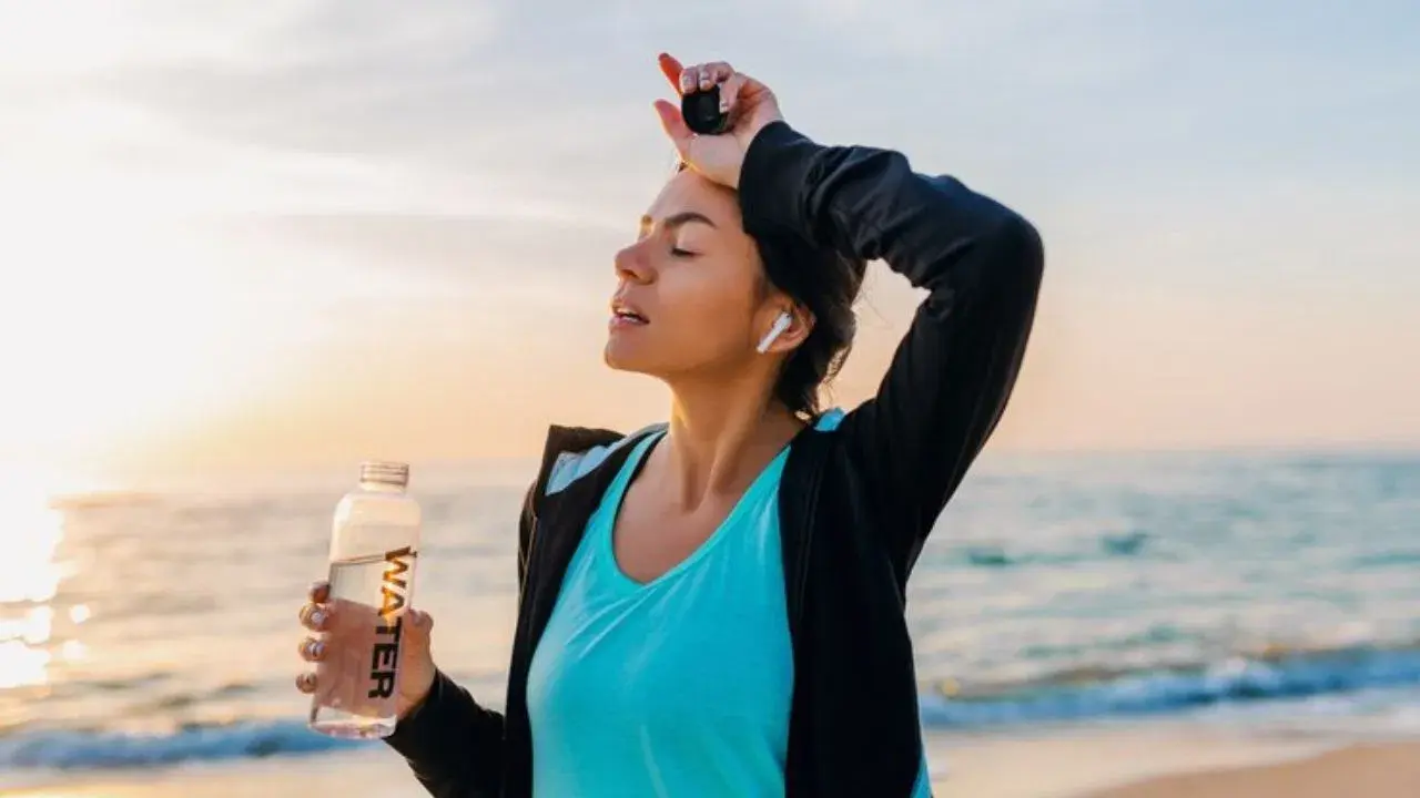 Jyada Garmi Lagne Ka Karan | कुछ लोगों को क्यों लगती है बहुत ज्यादा गर्मी? एक्सपर्ट से जानें इसका कारण और बचाव के उपाय 2 Jyada Garmi Lagne Ka Karan