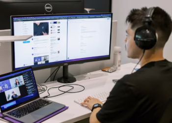 Seamless Horizons: Mastering Remote Streaming for Work and Play in 2026